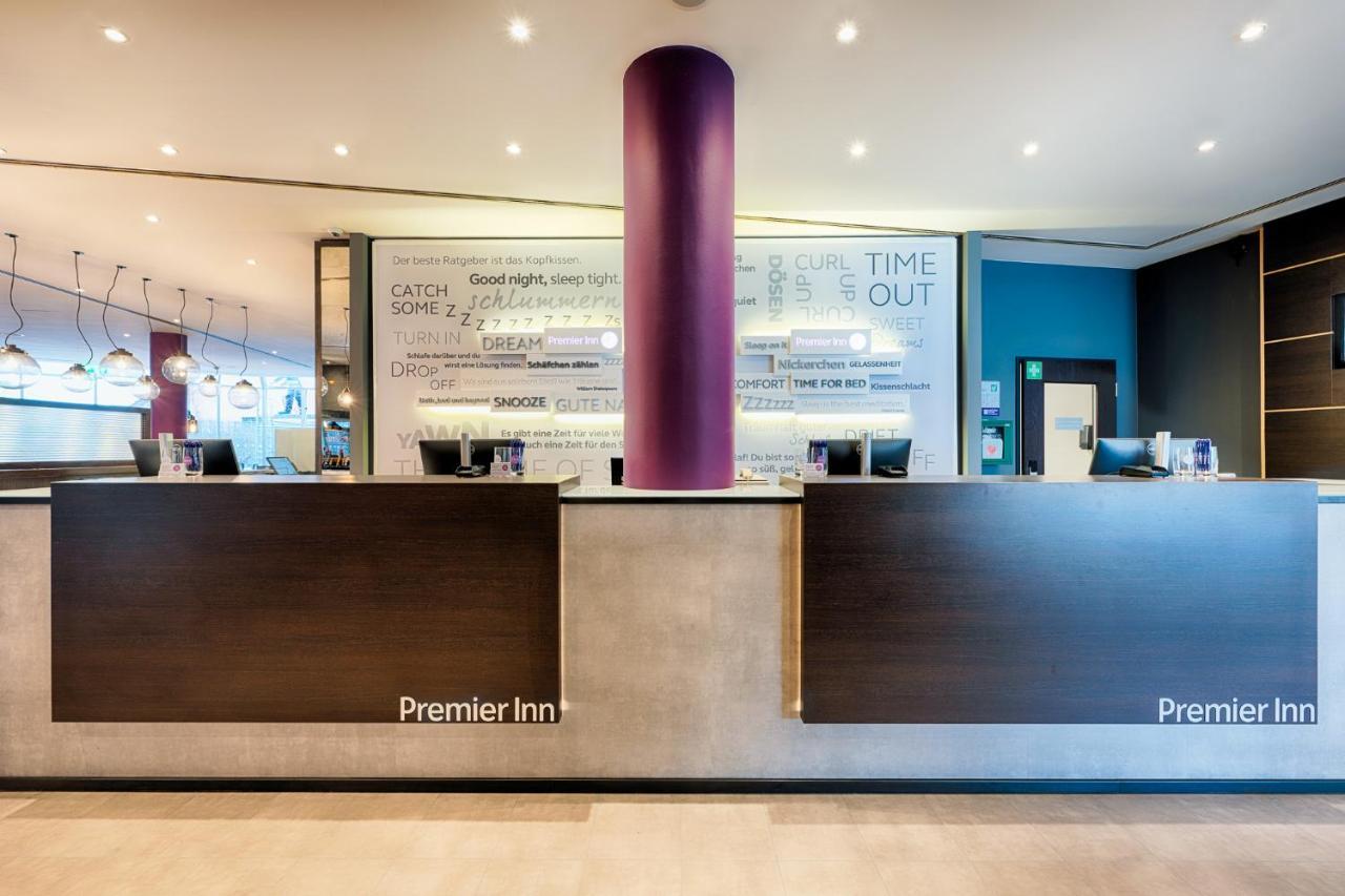 Premier Inn Stuttgart Bad Cannstatt Esterno foto