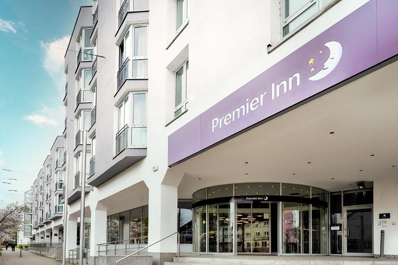 Premier Inn Stuttgart Bad Cannstatt Esterno foto