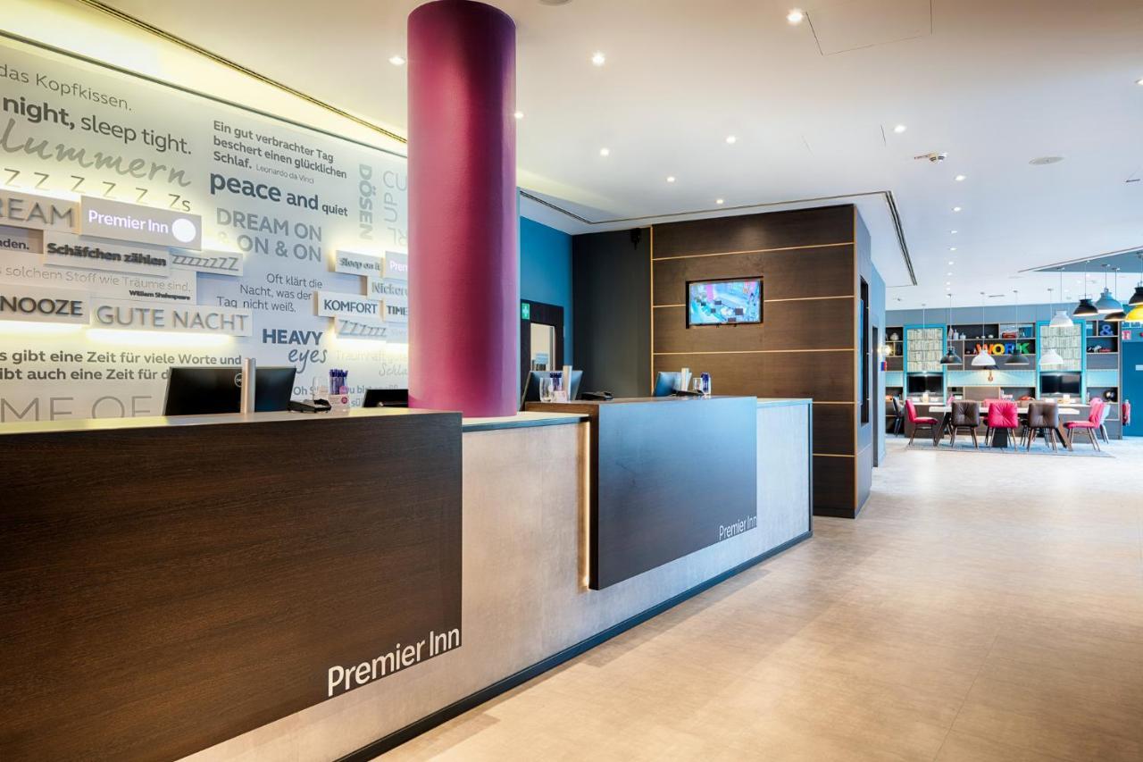 Premier Inn Stuttgart Bad Cannstatt Esterno foto
